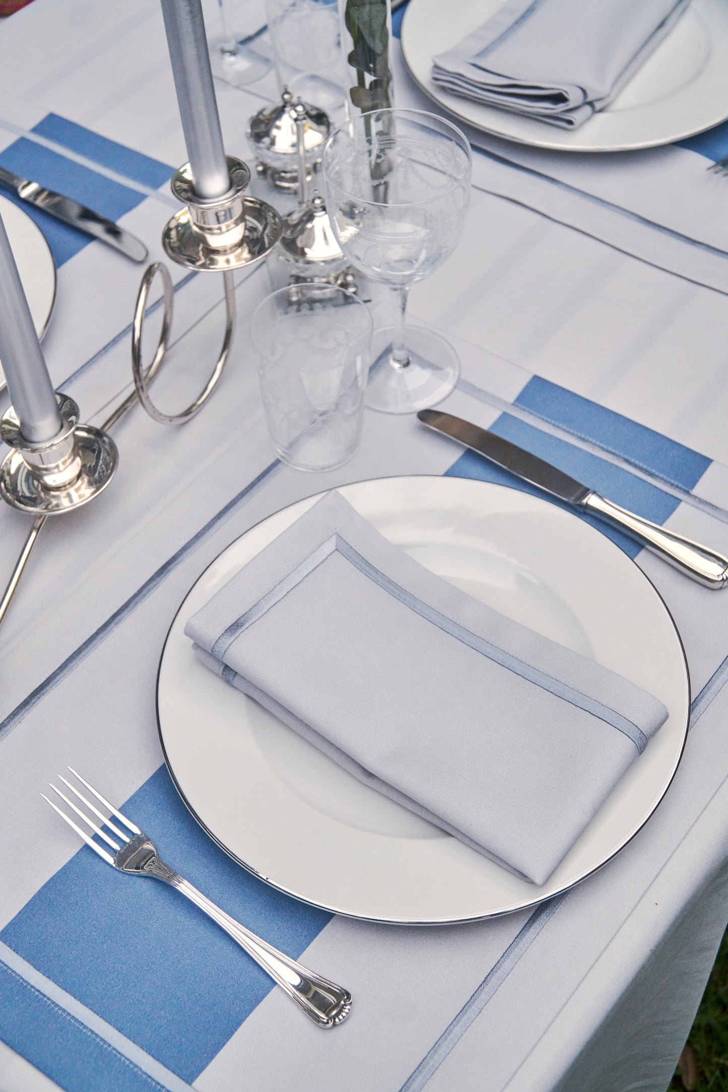 MAYA.ROYAL - American Service Set 